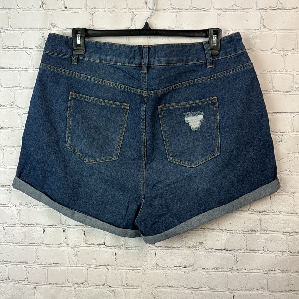 BloomChic High Rise Medium Wash Distressed Rolled Hem Jean Shorts Plus Size 16 - Picture 5 of 5